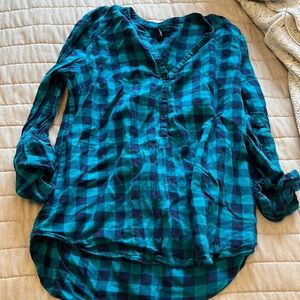 Gap blue checkered top